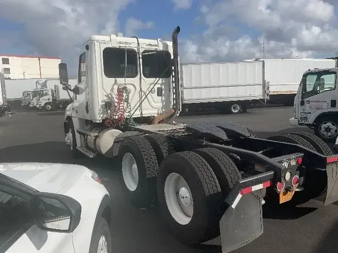 2015 FREIGHTLINER X12564ST