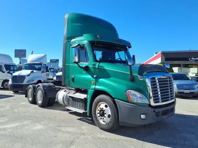 2020 FREIGHTLINER/MERCEDES CASCADIA 125