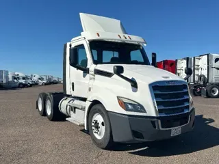 2018 Freightliner T12664ST