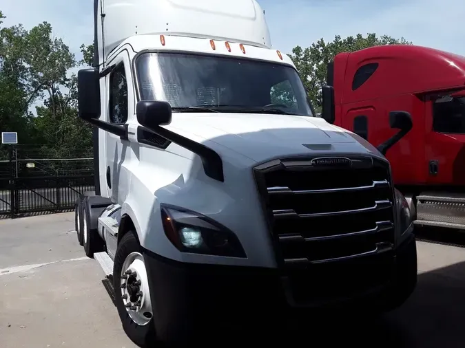 2020 FREIGHTLINER NEW CASCADIA 116