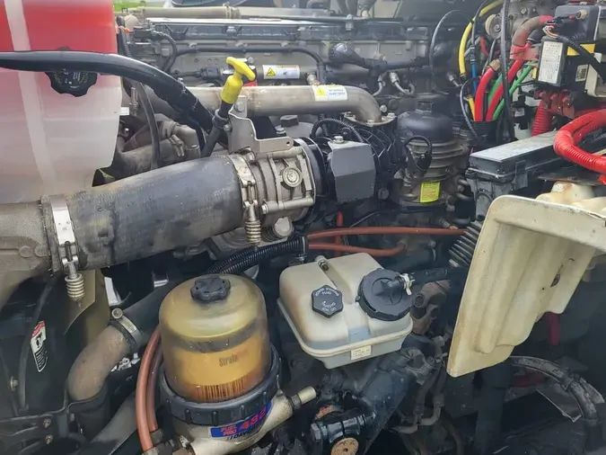 2014 FREIGHTLINER/MERCEDES M2 112