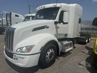 2023 PETERBILT 579