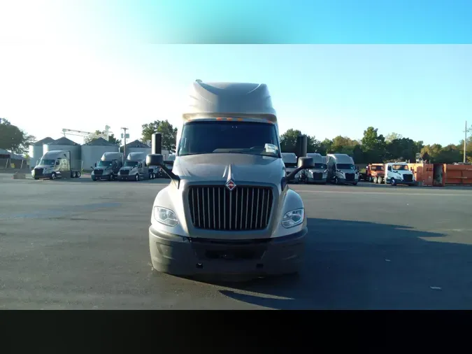 2022 International LT