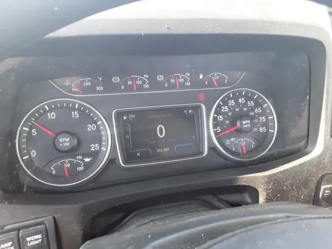2019 NAVISTAR INTERNATIONAL LT625 DAYCAB T/A
