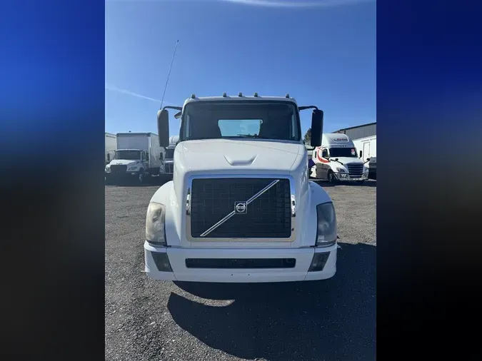 2017 VOLVO VNL64TRACTOR