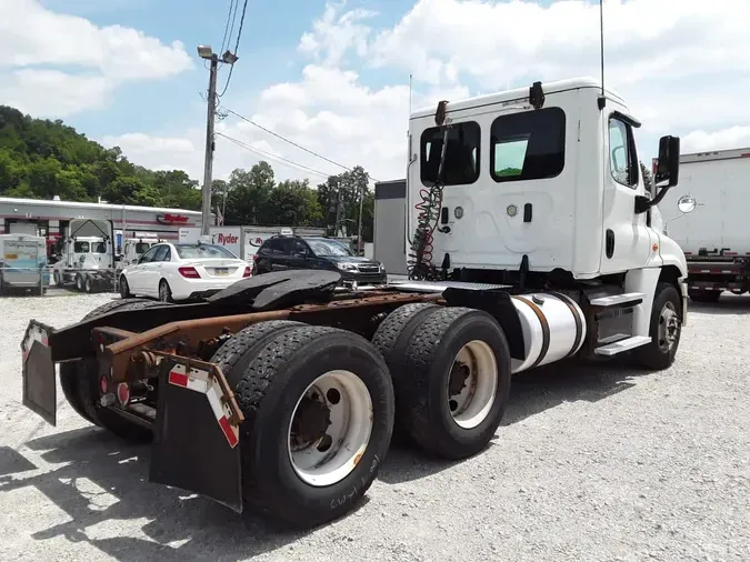 2018 FREIGHTLINER CASCADIA 125