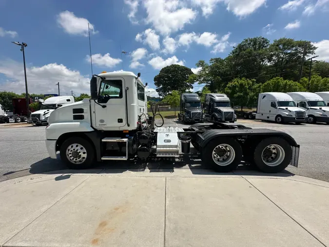 2020 Mack ANTHEM 64T