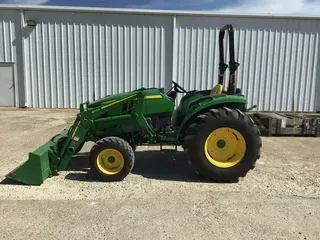 2019 John Deere 4052M