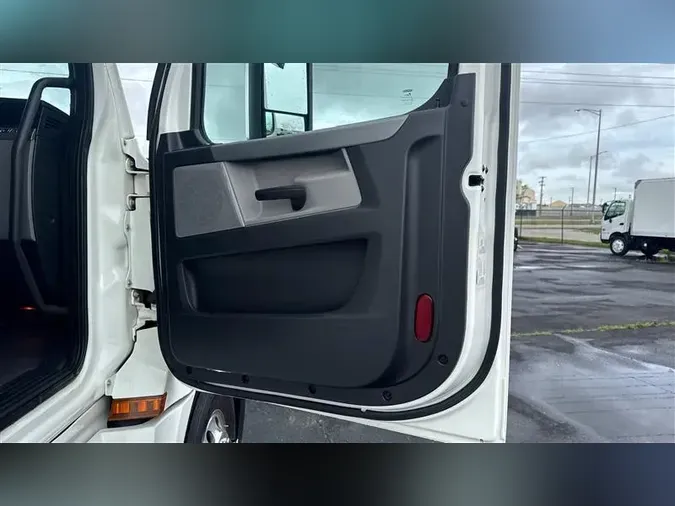 2020 FREIGHTLINER CA126