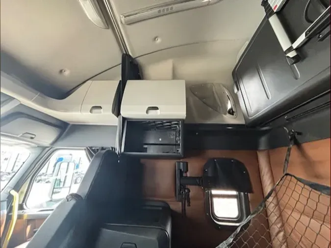 2019 Freightliner Cascadia 126
