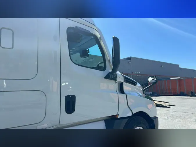 2021 Freightliner Cascadia 126