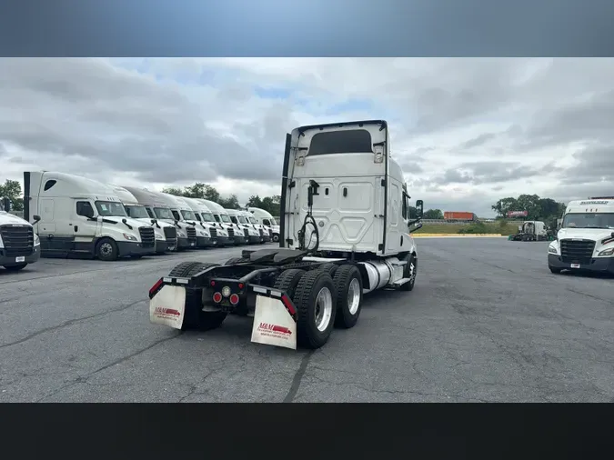2021 Freightliner Cascadia 1268c2ce40d0c6303a29207af1172db016a