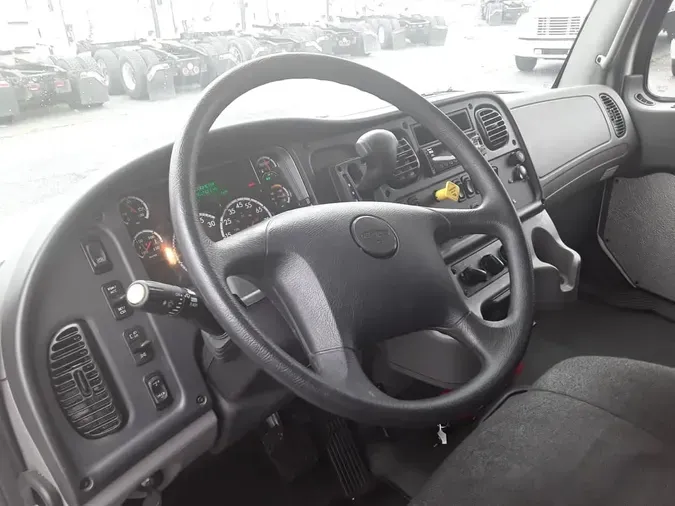 2022 FREIGHTLINER/MERCEDES M2 106