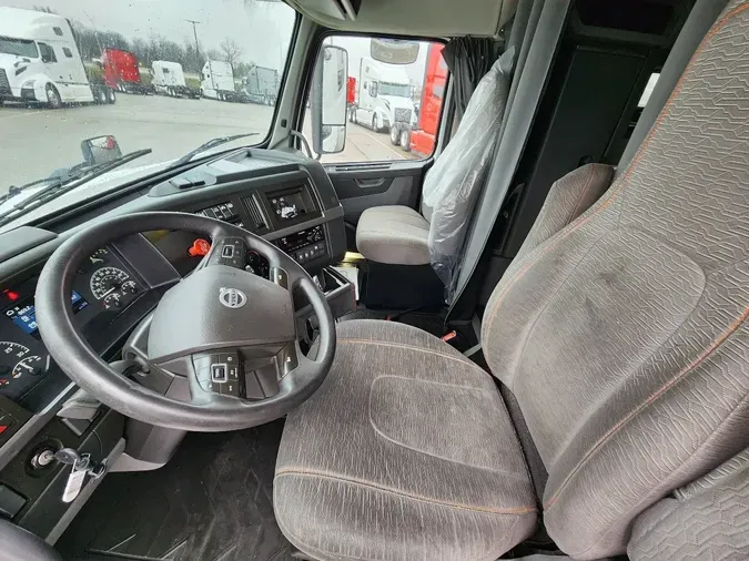 2020 VOLVO VNL64T760