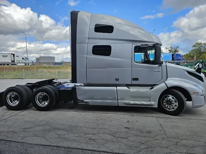 2019 VOLVO VNL64T760
