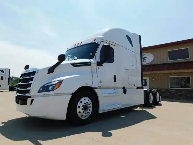 2020 Freightliner New Cascadia 126