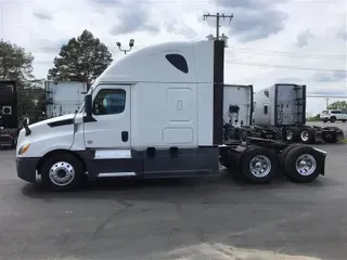 2020 FREIGHTLINER CASCADEVO1