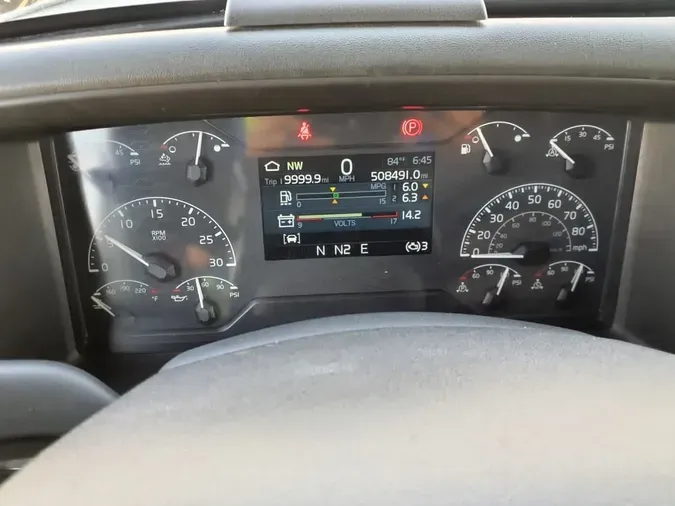2020 VOLVO VNR64T-640