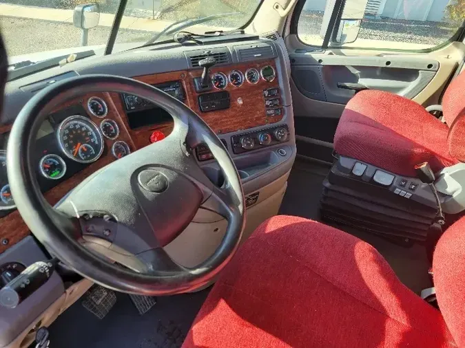 2015 FREIGHTLINER X12564ST