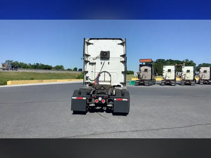 2022 Freightliner Cascadia 126