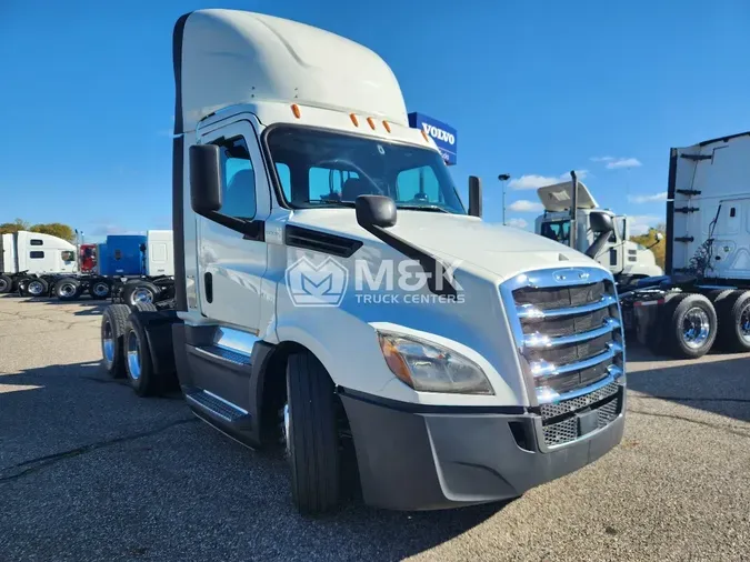 2019 FREIGHTLINER CASCADIA CA126