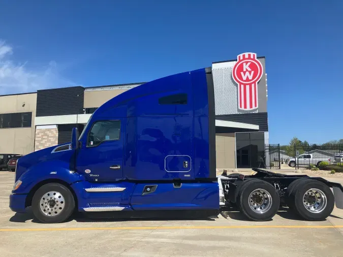 2022 Kenworth T680
