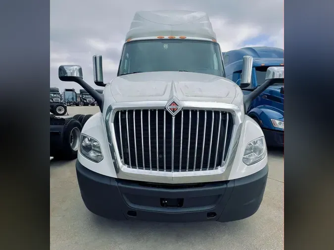 2022 INTERNATIONAL LT