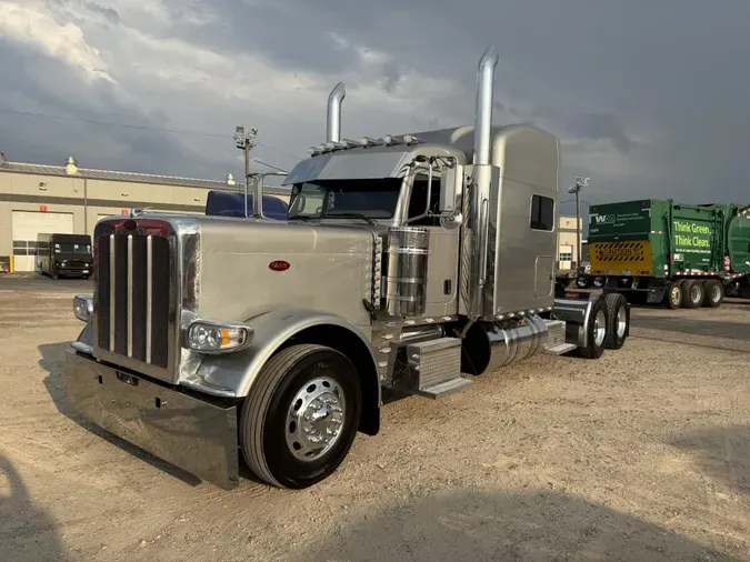 2023 Peterbilt 389