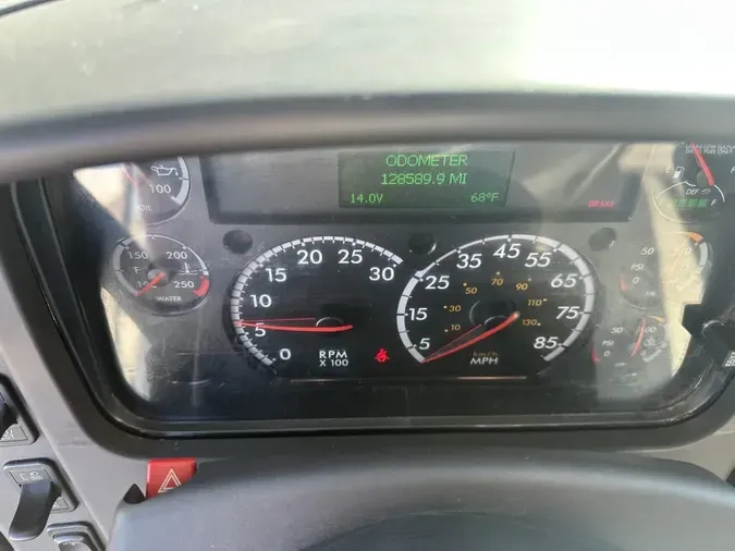 2019 FREIGHTLINER/MERCEDES M2 1068c45b1f30bc494f5fef4de74672df560