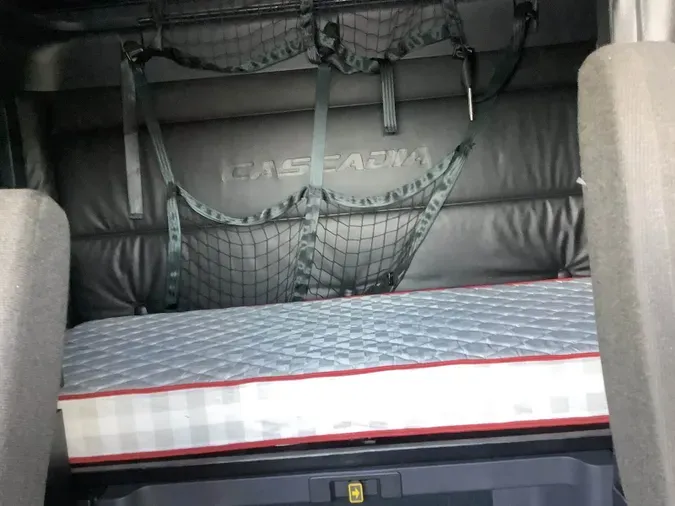 2024 Freightliner Cascadia 126