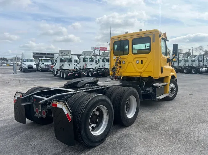 2018 FREIGHTLINER/MERCEDES CASCADIA 113