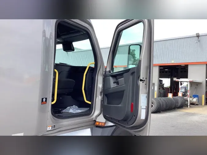 2024 Freightliner Cascadia