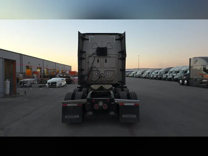 2023 Freightliner Cascadia 126