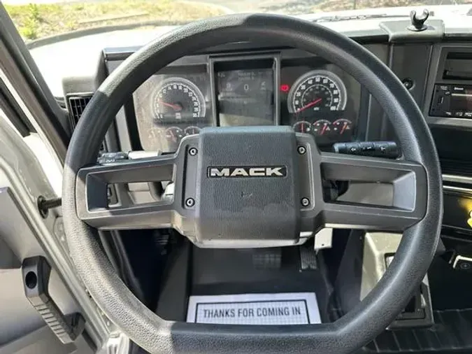 2024 Mack MD6