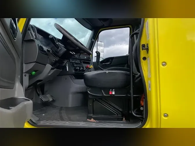 2018 INTERNATIONAL RH613