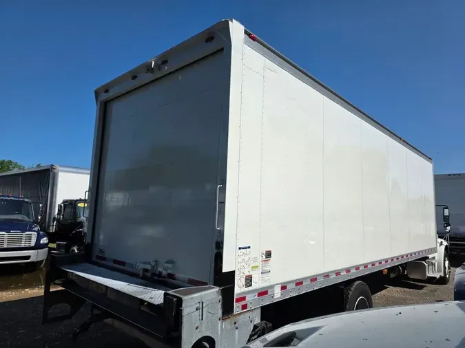 2018 FREIGHTLINER M2 106