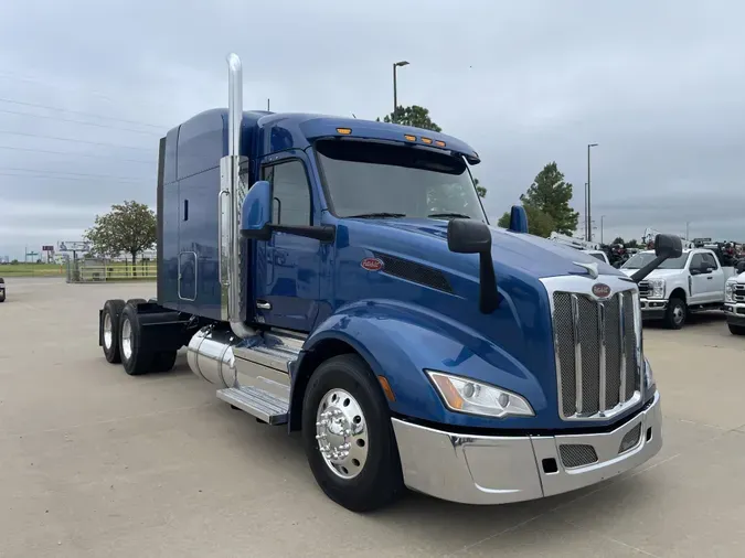 2023 Peterbilt 579