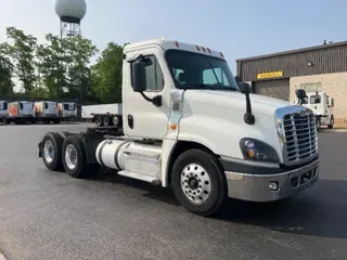 2016 Freightliner X12564ST