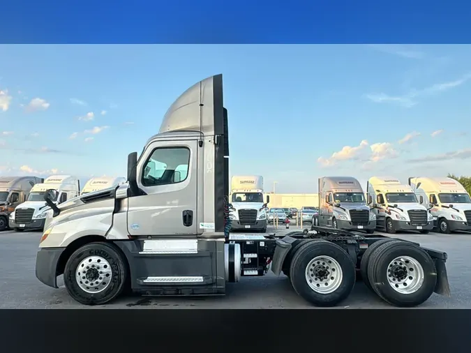 2020 Freightliner Cascadia 1268c55bae75646044f51371c06f9657df4
