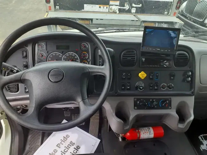 2020 FREIGHTLINER M2 106