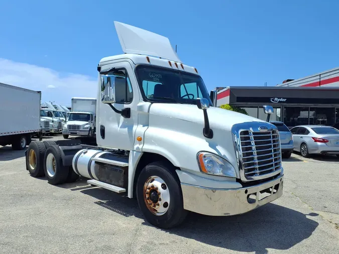 2016 FREIGHTLINER/MERCEDES CASCADIA 125