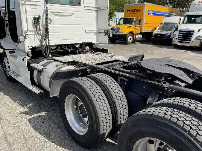 2018 Volvo VNR64300