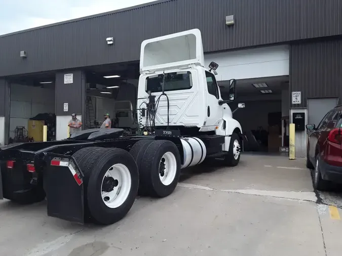 2020 NAVISTAR INTERNATIONAL LT625 DAYCAB T/A8c6525928d1ef50e31cade54f0180948