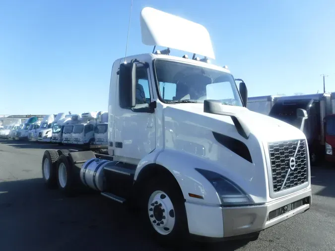 2019 VOLVO VNL