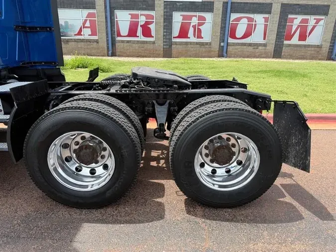 2020 INTERNATIONAL LT