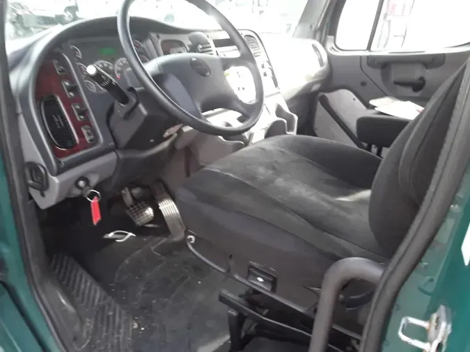 2016 FREIGHTLINER/MERCEDES M2 106