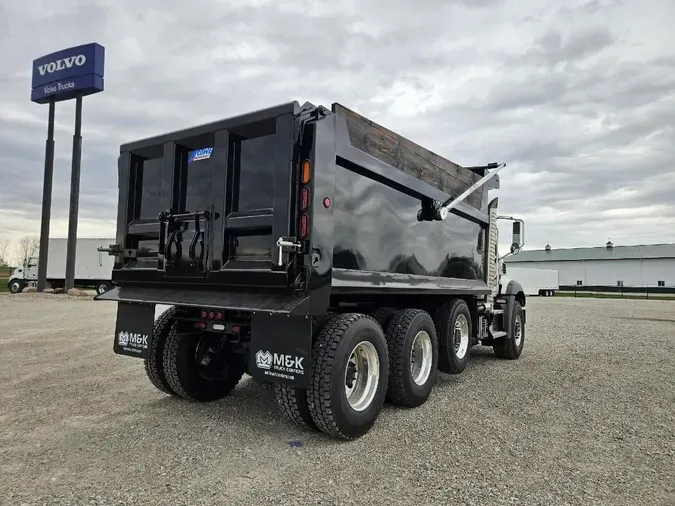 2026 MACK GR64B