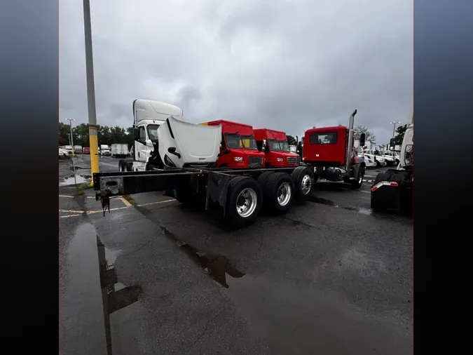 2017 MACK TRUCKS, INC. GU803