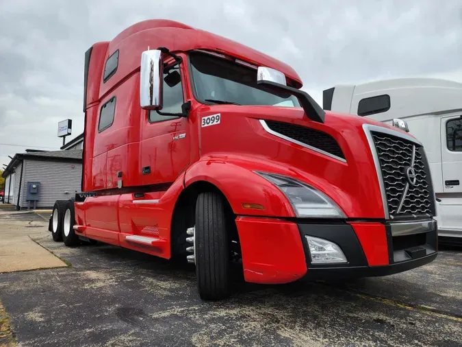 2021 VOLVO VNL64T860