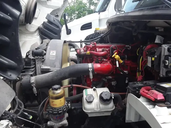 2019 FREIGHTLINER M2 106